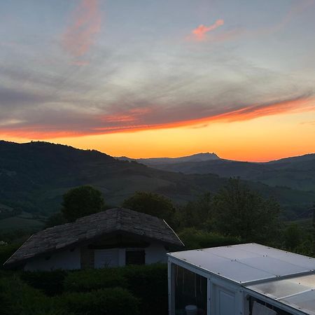 Villa Tamara Country & Spa Suites Montefiore Conca Екстер'єр фото