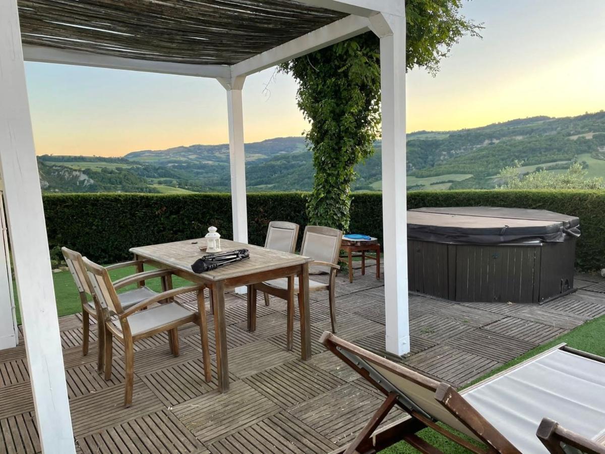 Villa Tamara Country & Spa Suites Montefiore Conca Екстер'єр фото