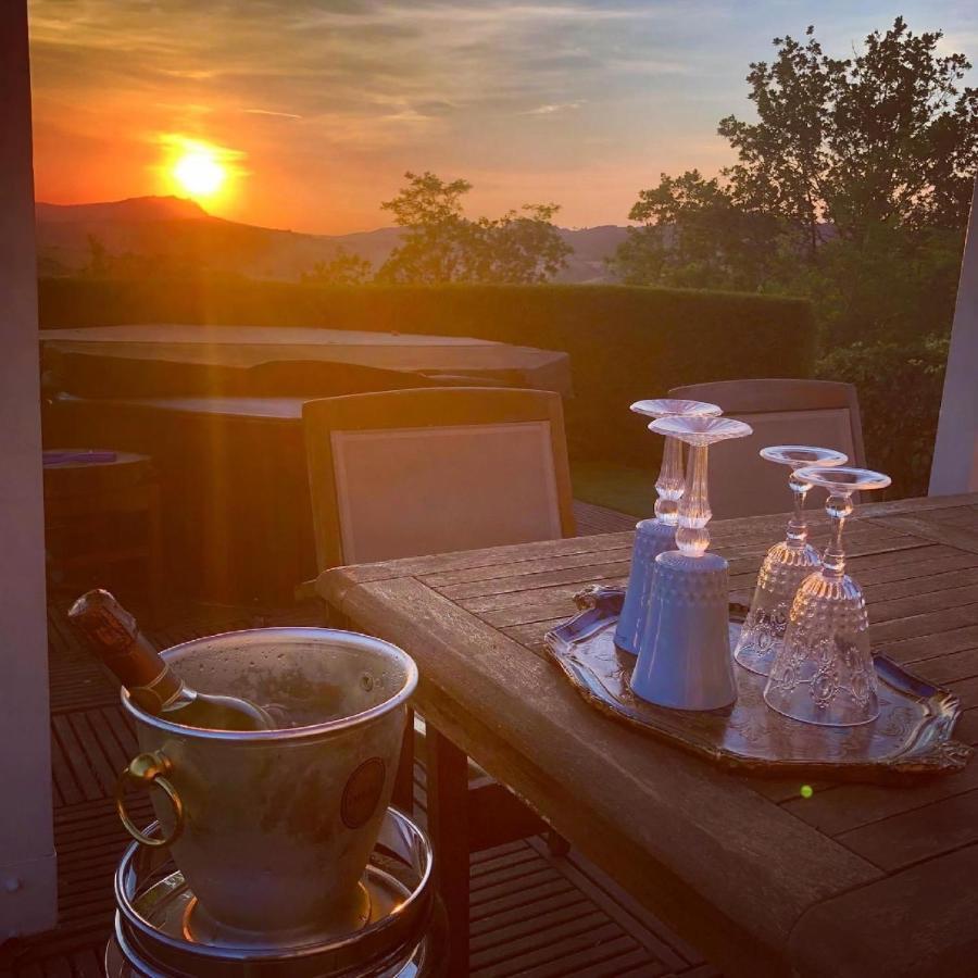 Villa Tamara Country & Spa Suites Montefiore Conca Екстер'єр фото