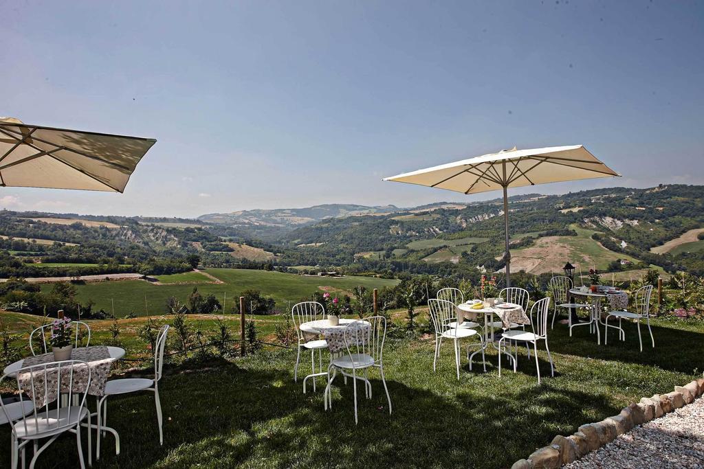 Villa Tamara Country & Spa Suites Montefiore Conca Екстер'єр фото