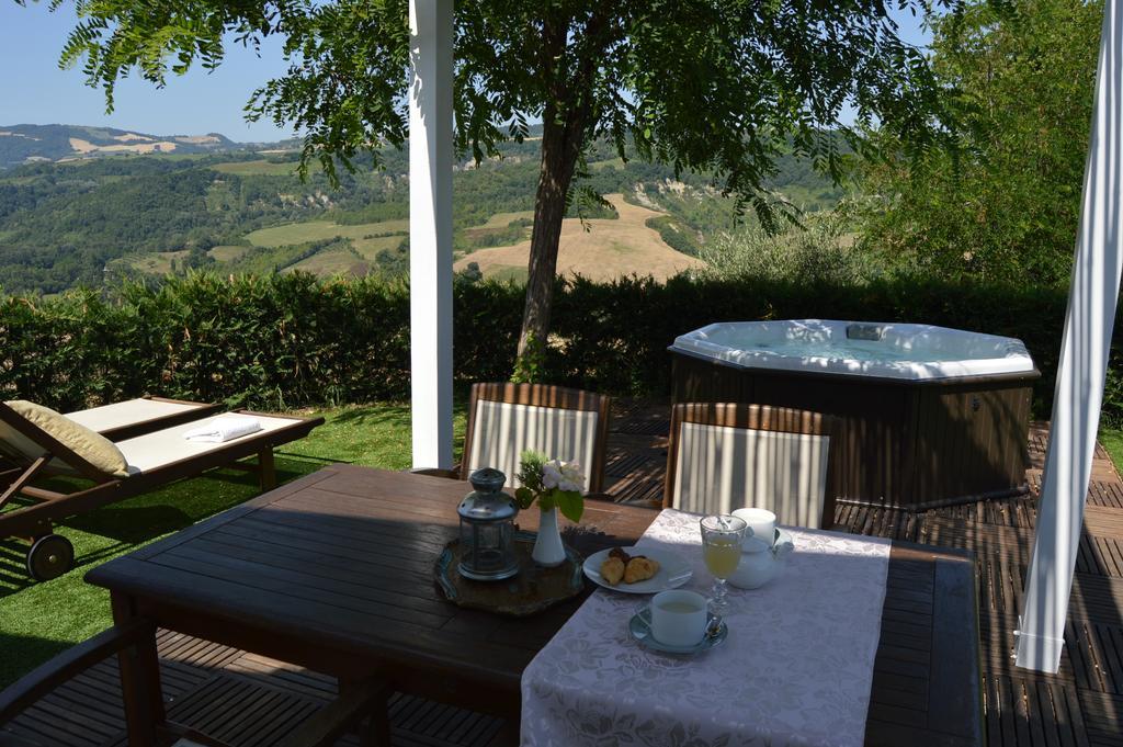Villa Tamara Country & Spa Suites Montefiore Conca Екстер'єр фото